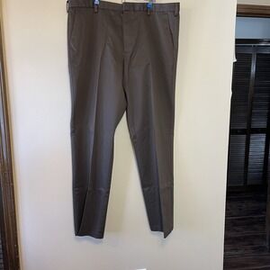 Dockers Pants Men Size 42 X 36 Classic Fit Flat Front Brown Work Dress Church